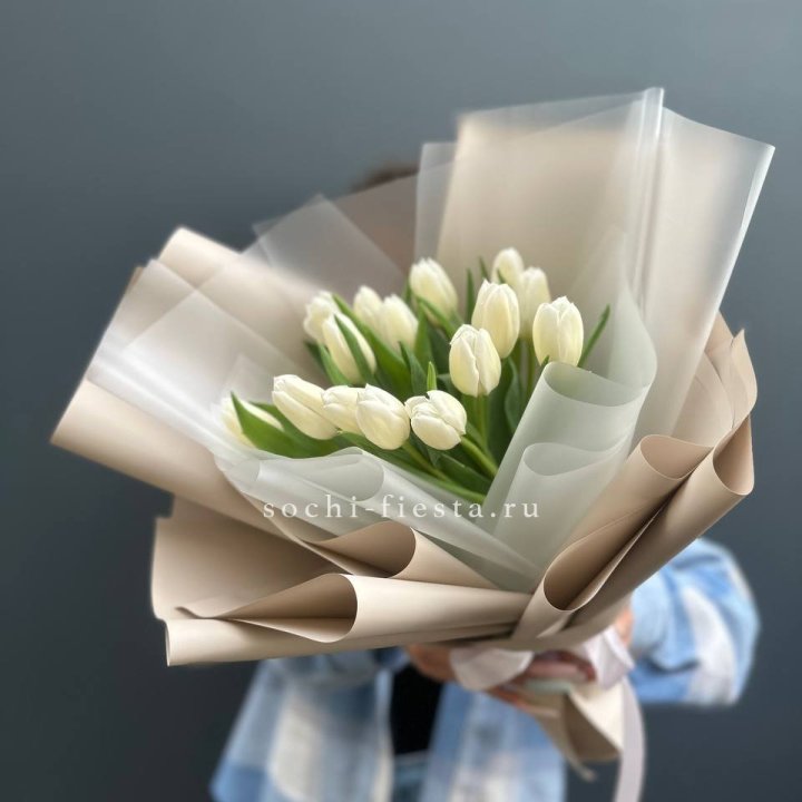 Букет из 15 белых тюльпанов в Екатеринбурге