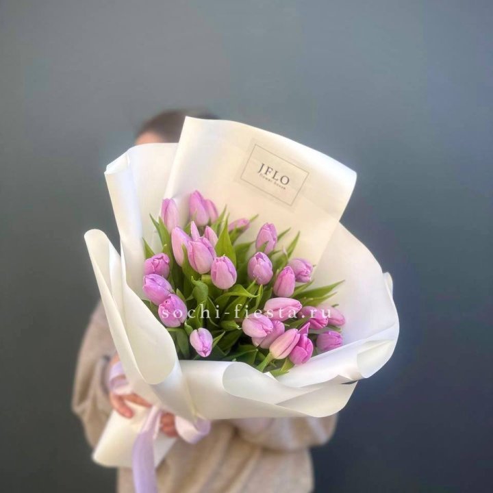 25 сиреневых тюльпанов в Екатеринбурге