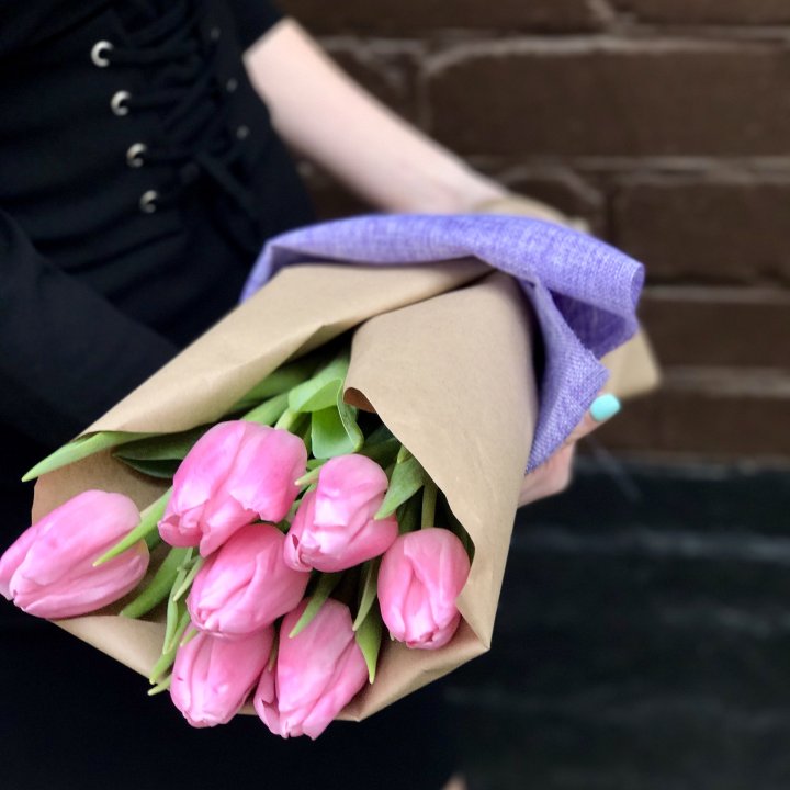 Букет розовых тюльпанов в Екатеринбурге
