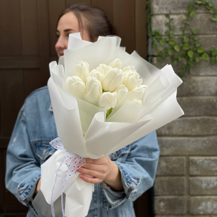 Букет белоснежных тюльпанов в Екатеринбурге